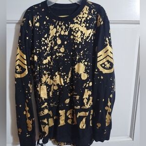 Smith & Graham Men’s Gold and Black Metallic Print Pullover Size Medium